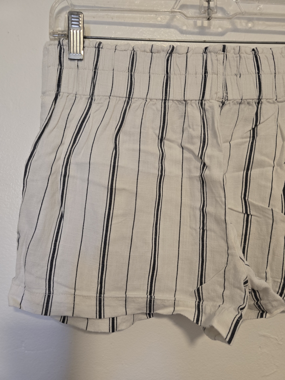 Indigo Rising - Striped Linen Shorts - Picture 8 of 11
